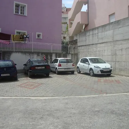 With A Parking Space - 16993 Split